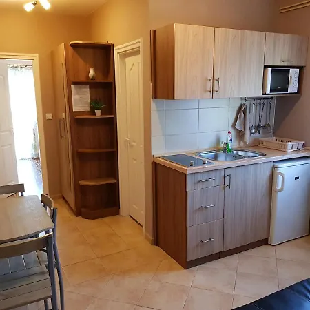 Napsugár B Apartamento *